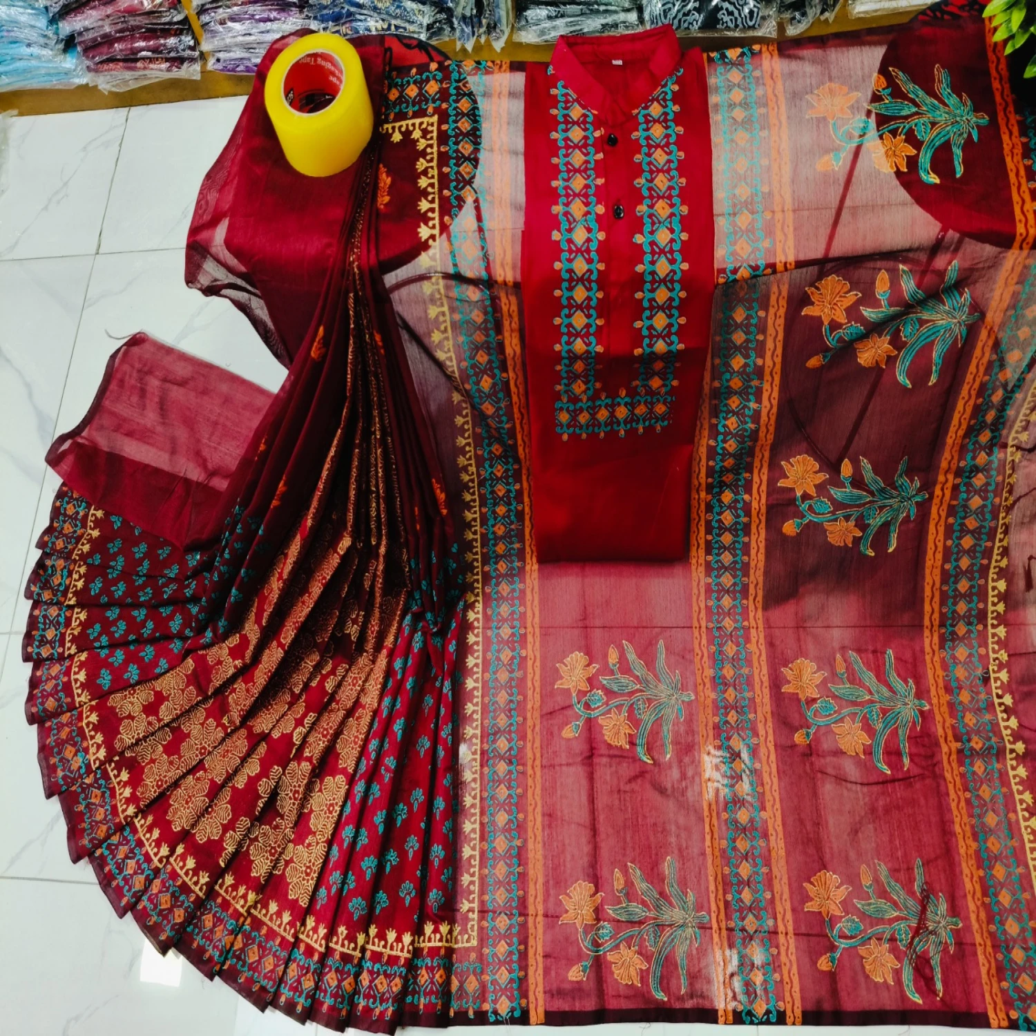 লাল-সাদা কাপল ড্রেস কালেকশন